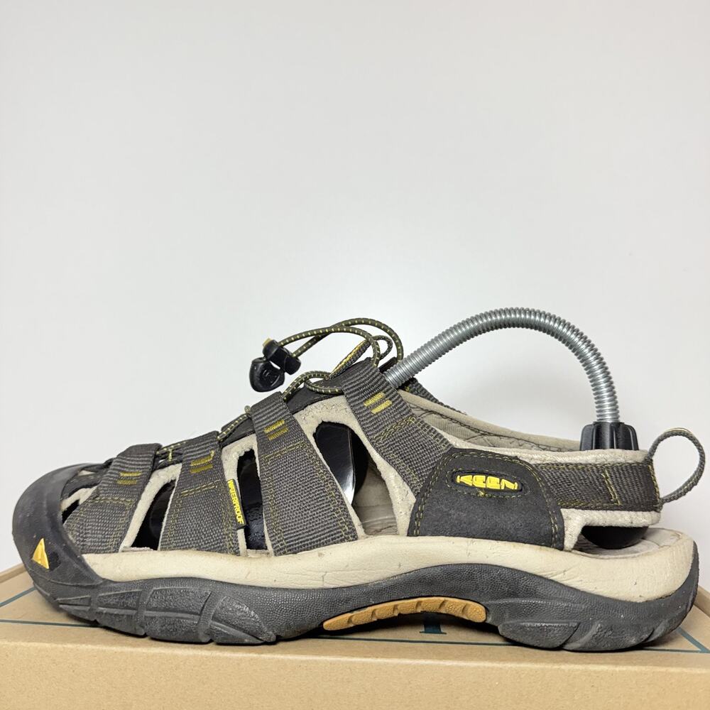 KEEN Newport H2 Sandal Mens 9.5 Brown Yellow Waterproof Outdoor Hiking Water